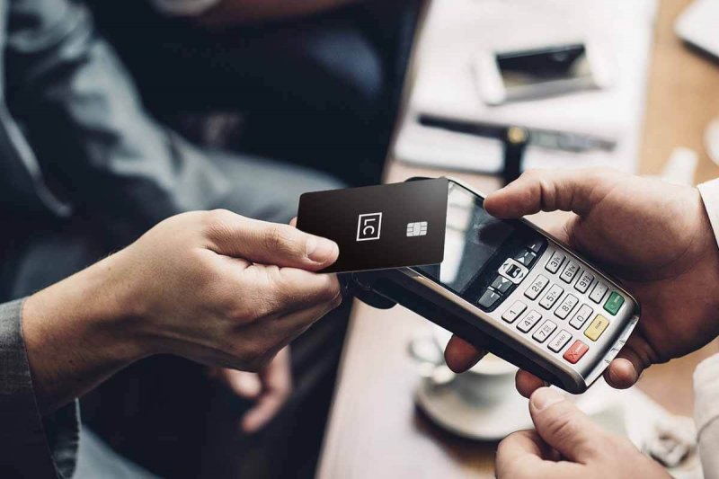 ラグ　メインカード